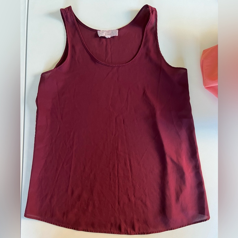 Women’s Dressy Tank Medium